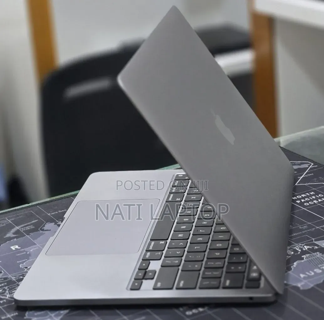 New Laptop Apple MacBook Pro 2020 16GB Apple M1 Pro SSD 256GB