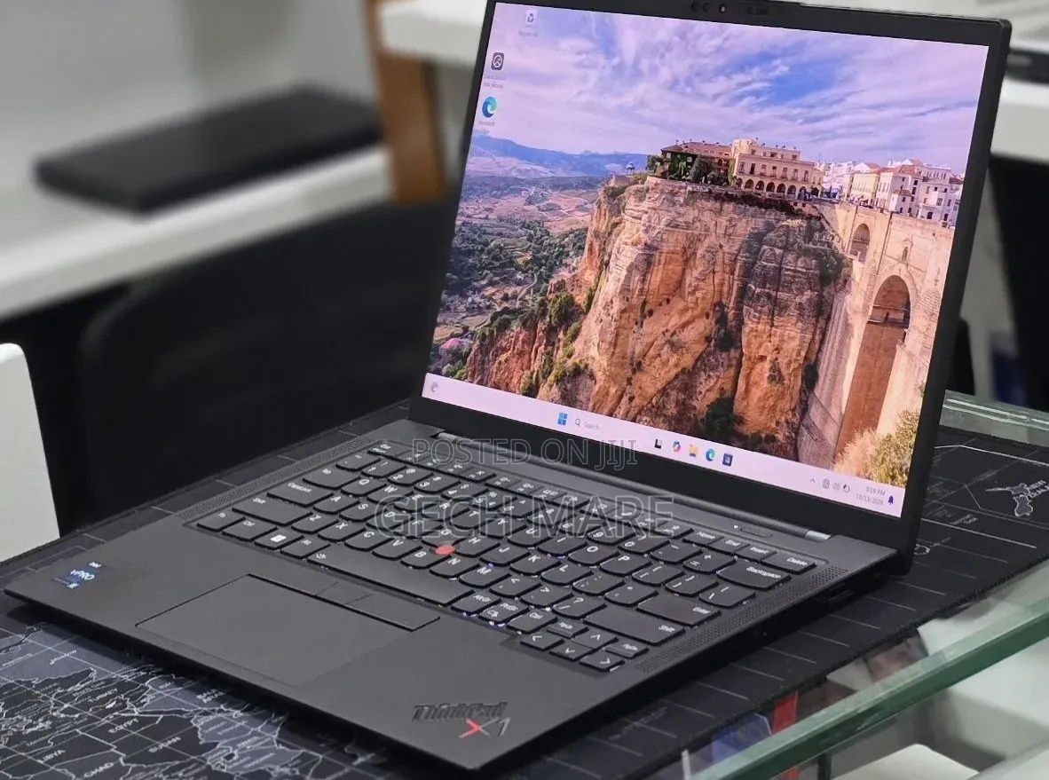 New Laptop Lenovo ThinkPad X1 Carbon 16GB Intel Core i7 SSD 512GB