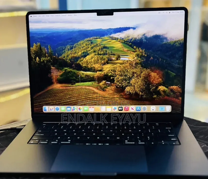 New Laptop Apple MacBook Air 2024 M3 8GB Apple M3 SSD 256GB