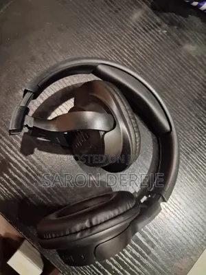 JBL Headset.