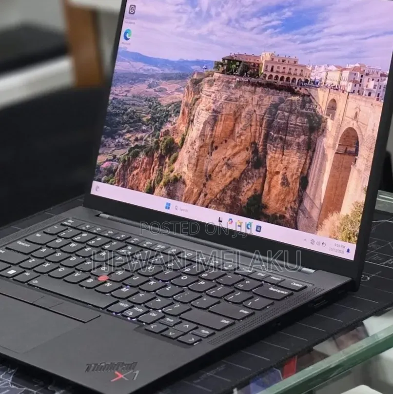 New Laptop Lenovo ThinkPad X1 Carbon 16GB Intel Core i7 SSD 512GB