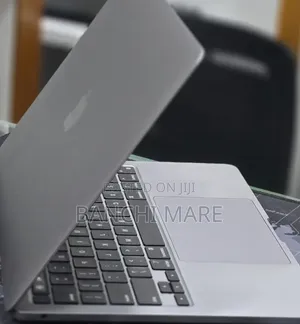 New Laptop Apple MacBook Pro 2020 M1 16GB Apple M1 SSD 256GB