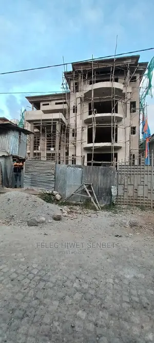 9bdrm House in አአ, Bole for sale