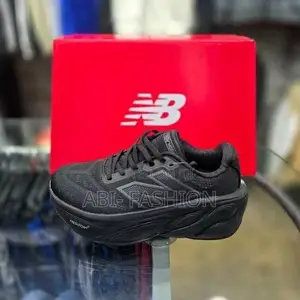 New Balance Fresh Foam More V5 Running Shoes