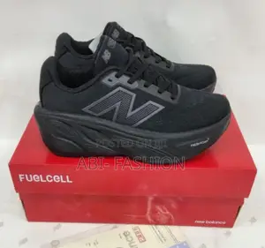 New Balance Fresh Foam More V5 Running Shoes