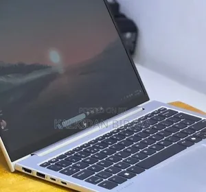 New Laptop HP Elitebook 830 G11 16GB Intel Core Ultra 7 SSD 512GB