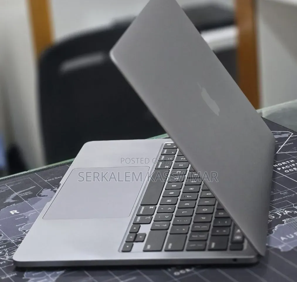 New Laptop Apple MacBook Pro 2020 M1 16GB Apple M1 SSD 256GB