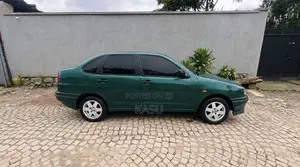 Volkswagen Polo 1.4 2001 Green
