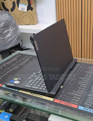 New Laptop Lenovo 16GB Intel Core i5 SSD 512GB