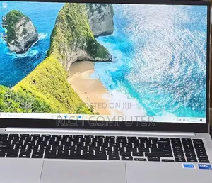 New Laptop Samsung Galaxy Book4 16GB Intel Core i7 SSD 512GB