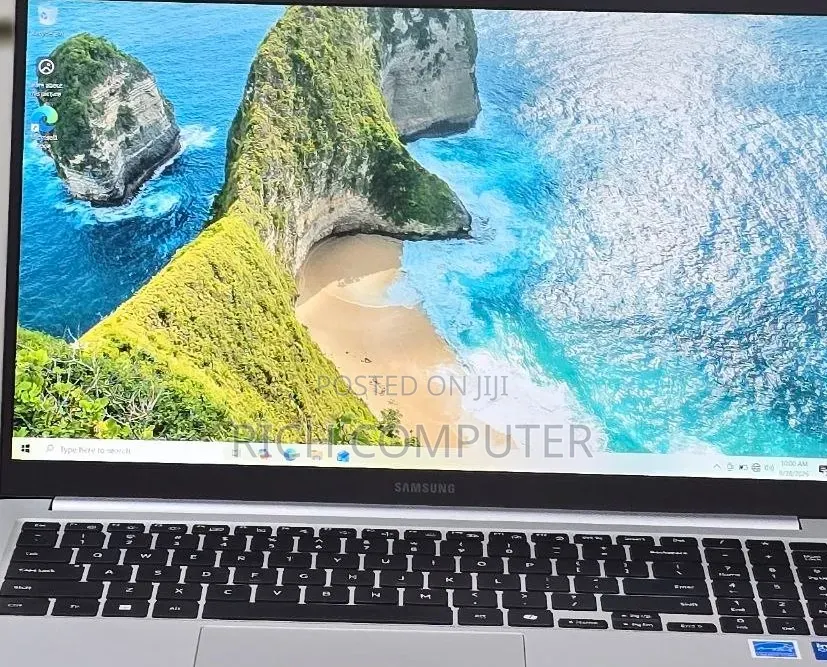 New Laptop Samsung Galaxy Book4 16GB Intel Core i7 SSD 512GB