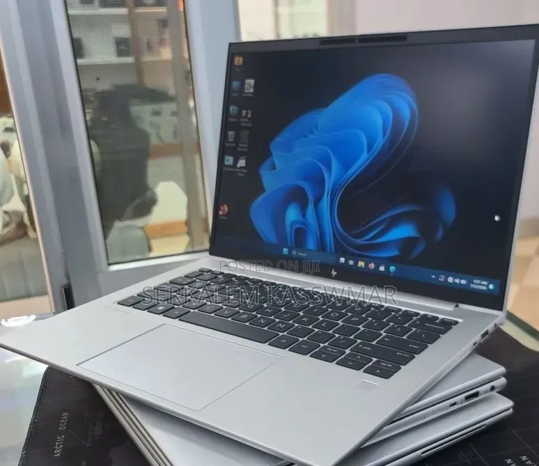 New Laptop HP EliteBook 840 G10 16GB Intel Core i7 SSD 1T