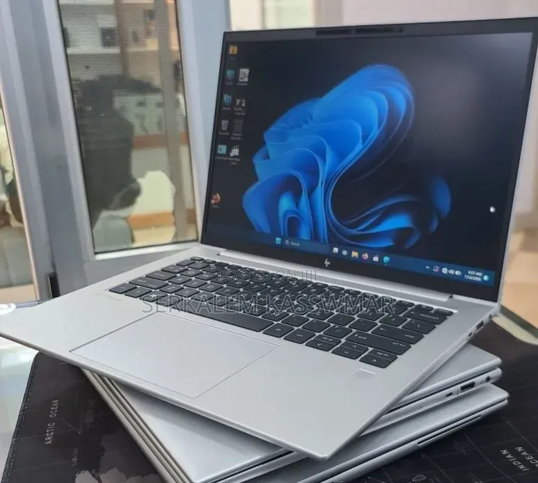 New Laptop HP EliteBook 840 G10 16GB Intel Core i7 SSD 1T
