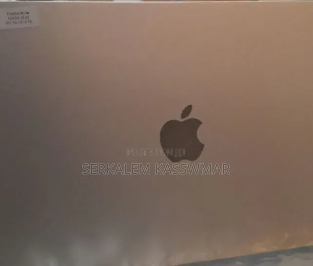 New Laptop Apple MacBook Air 2022 M2 16GB Apple M2 SSD 1T