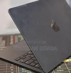 New Laptop Apple MacBook Air 2022 M2 8GB Apple M2 SSD 512GB