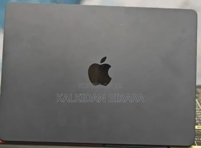 New Laptop Apple MacBook Air 2022 M2 8GB Apple M2 SSD 512GB
