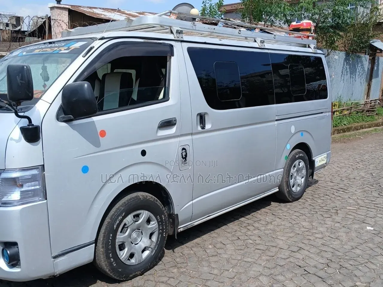 Toyota HiAce 2007 Silver