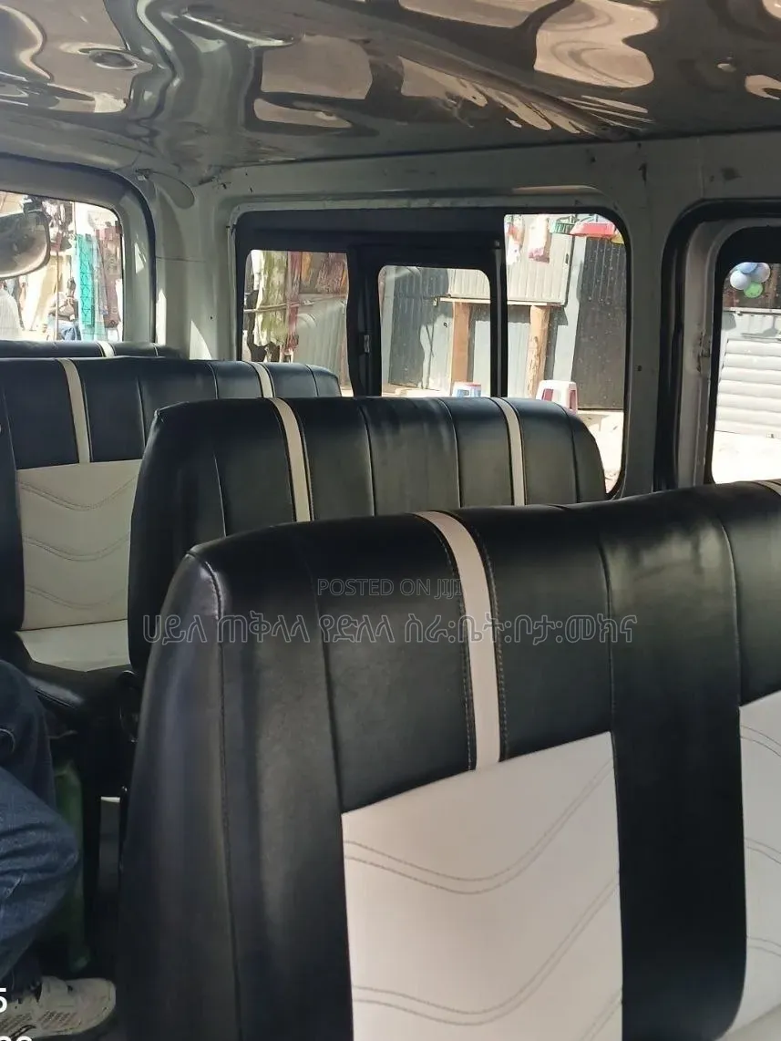 Toyota HiAce 2007 Silver