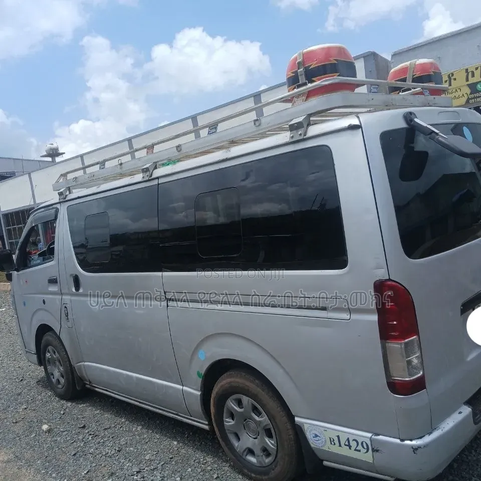 Toyota HiAce 2007 Silver