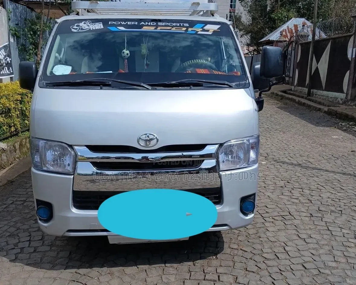 Toyota HiAce 2007 Silver