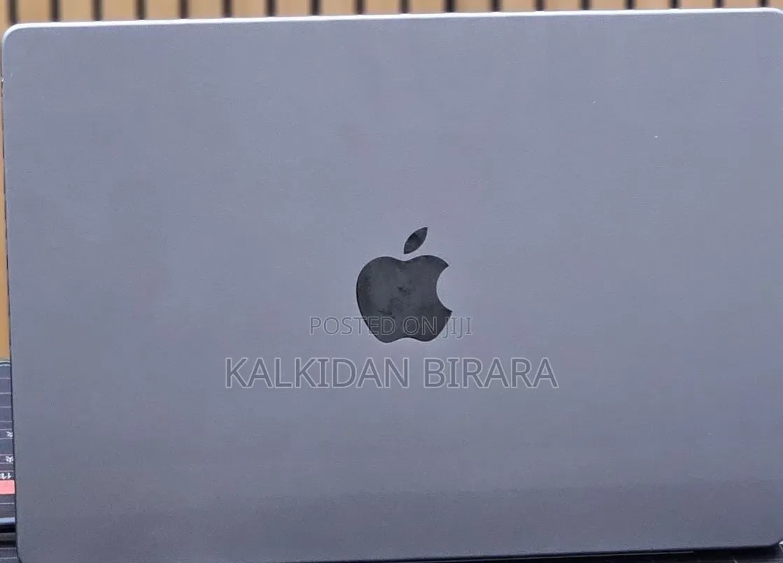 New Laptop Apple MacBook 16GB Apple M1 Pro SSD 512GB