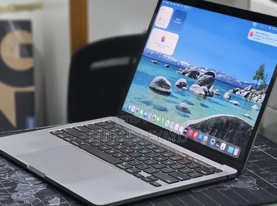 New Laptop Apple MacBook Pro 2021 M1 16GB Apple M1 Pro SSD 256GB