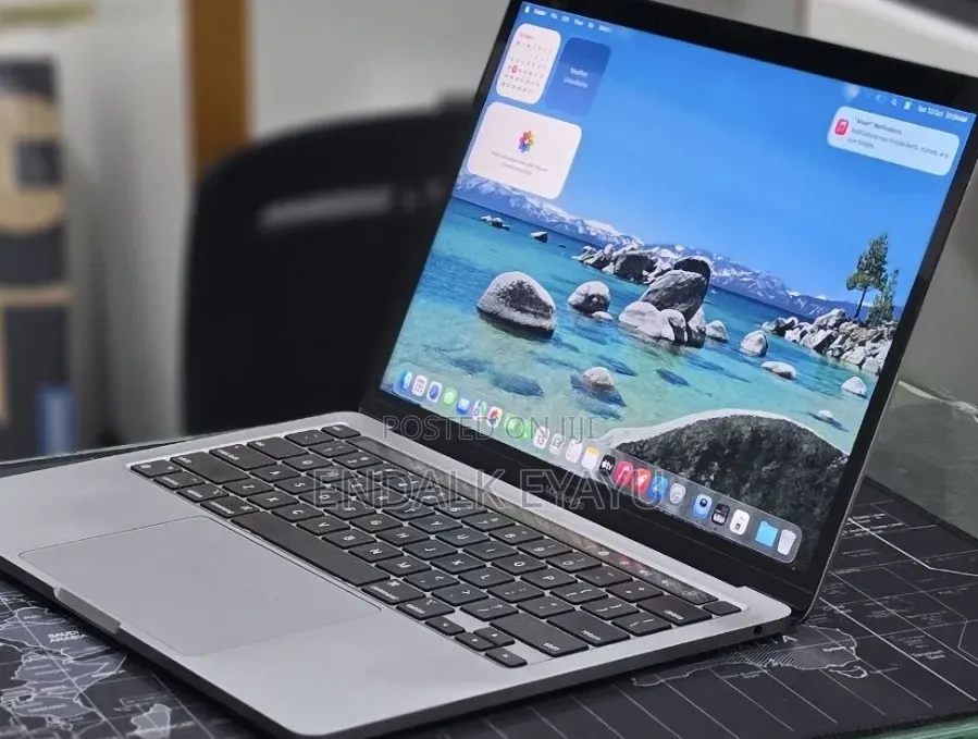 New Laptop Apple MacBook Pro 2021 M1 16GB Apple M1 Pro SSD 256GB