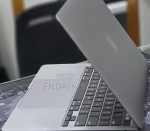 New Laptop Apple MacBook Pro 2021 M1 16GB Apple M1 Pro SSD 256GB