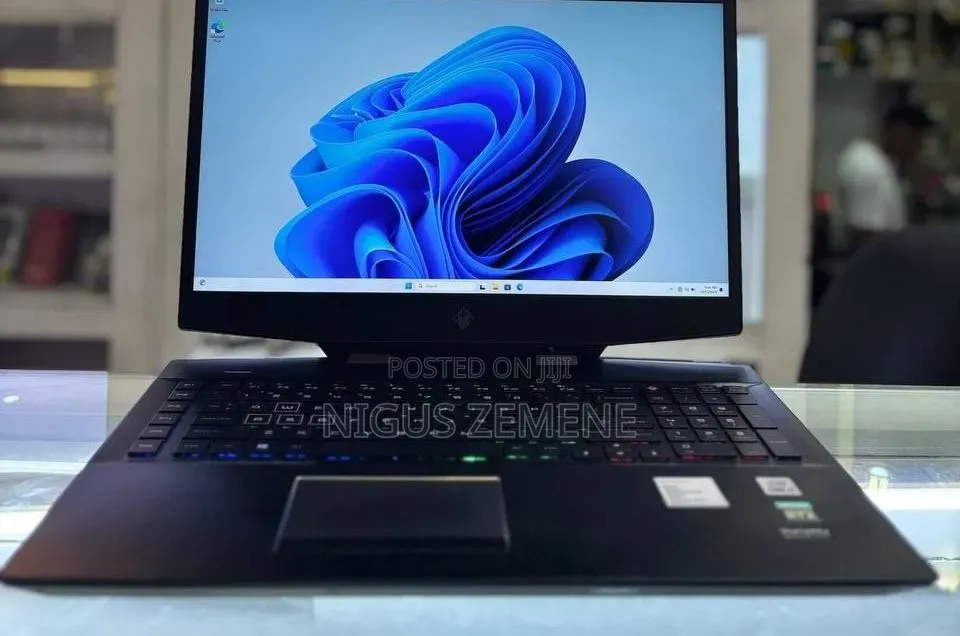New Laptop HP Omen 17t 16GB Intel Core i7 SSD 512GB