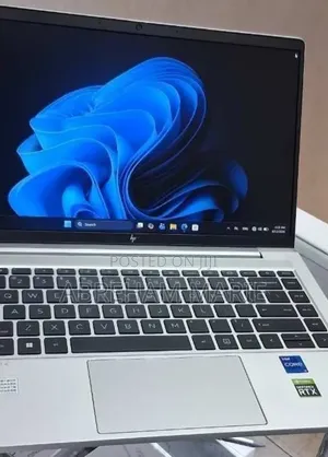 New Laptop HP EliteBook 640 G10 16GB Intel Core i7 SSD 512GB