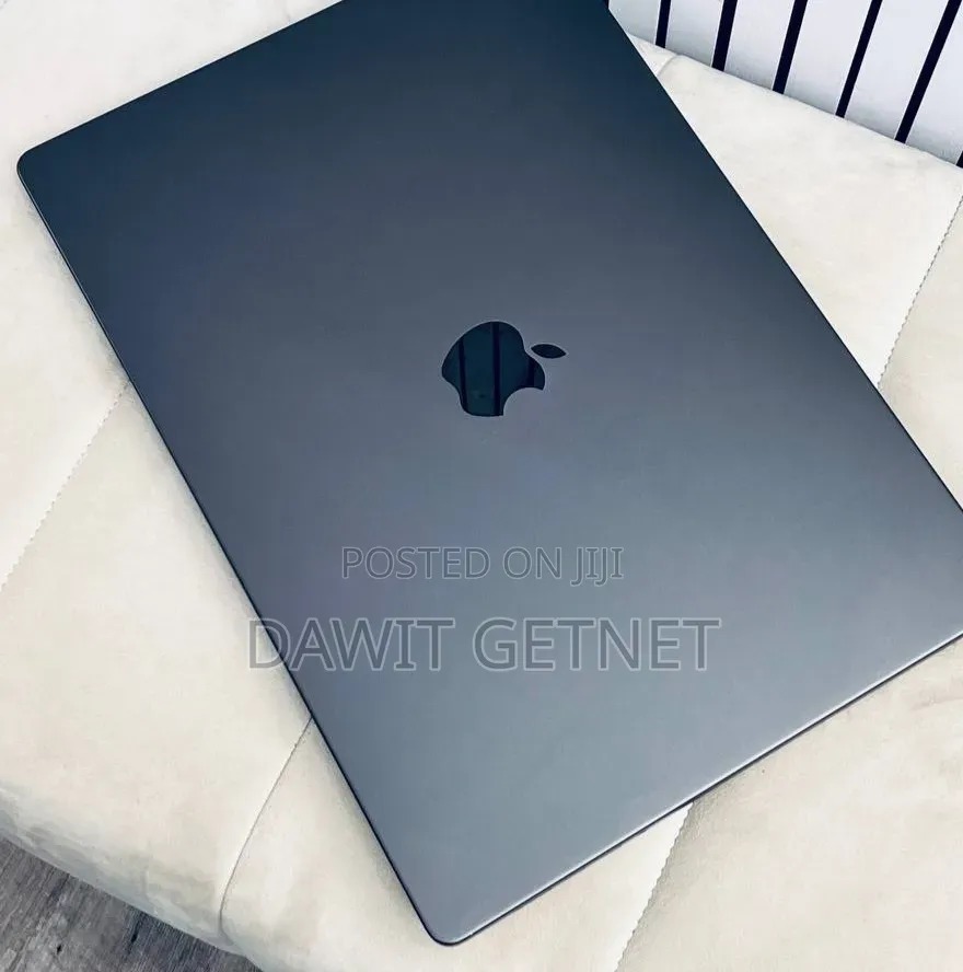 New Laptop Apple MacBook Pro 2023 M3 18GB Apple M3 SSD 512GB