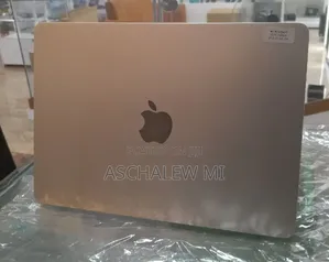 New Laptop Apple MacBook Air 2022 M2 16GB Apple M2 SSD 1T