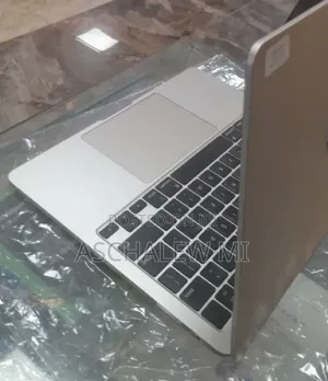 New Laptop Apple MacBook Air 2022 M2 16GB Apple M2 SSD 1T