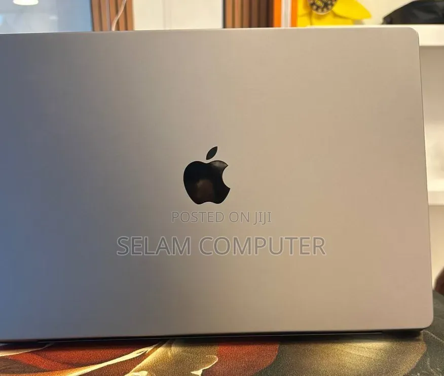 New Laptop Apple MacBook Pro 2020 M1 32GB Apple M1 SSD 1T