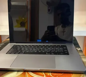 New Laptop Apple MacBook Pro 2020 M1 32GB Apple M1 SSD 1T