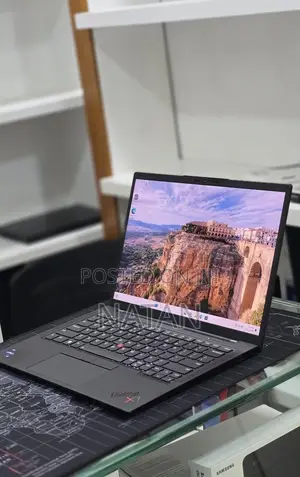 New Laptop Lenovo ThinkPad X1 Carbon 16GB Intel Core i7 SSD 512GB