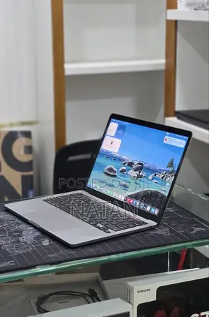 New Laptop Apple MacBook Pro 2020 M1 16GB Apple M1 Pro SSD 256GB