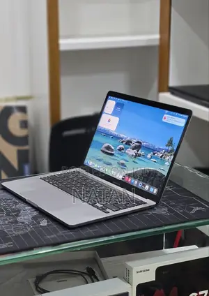 New Laptop Apple MacBook Pro 2020 M1 16GB Apple M1 Pro SSD 256GB
