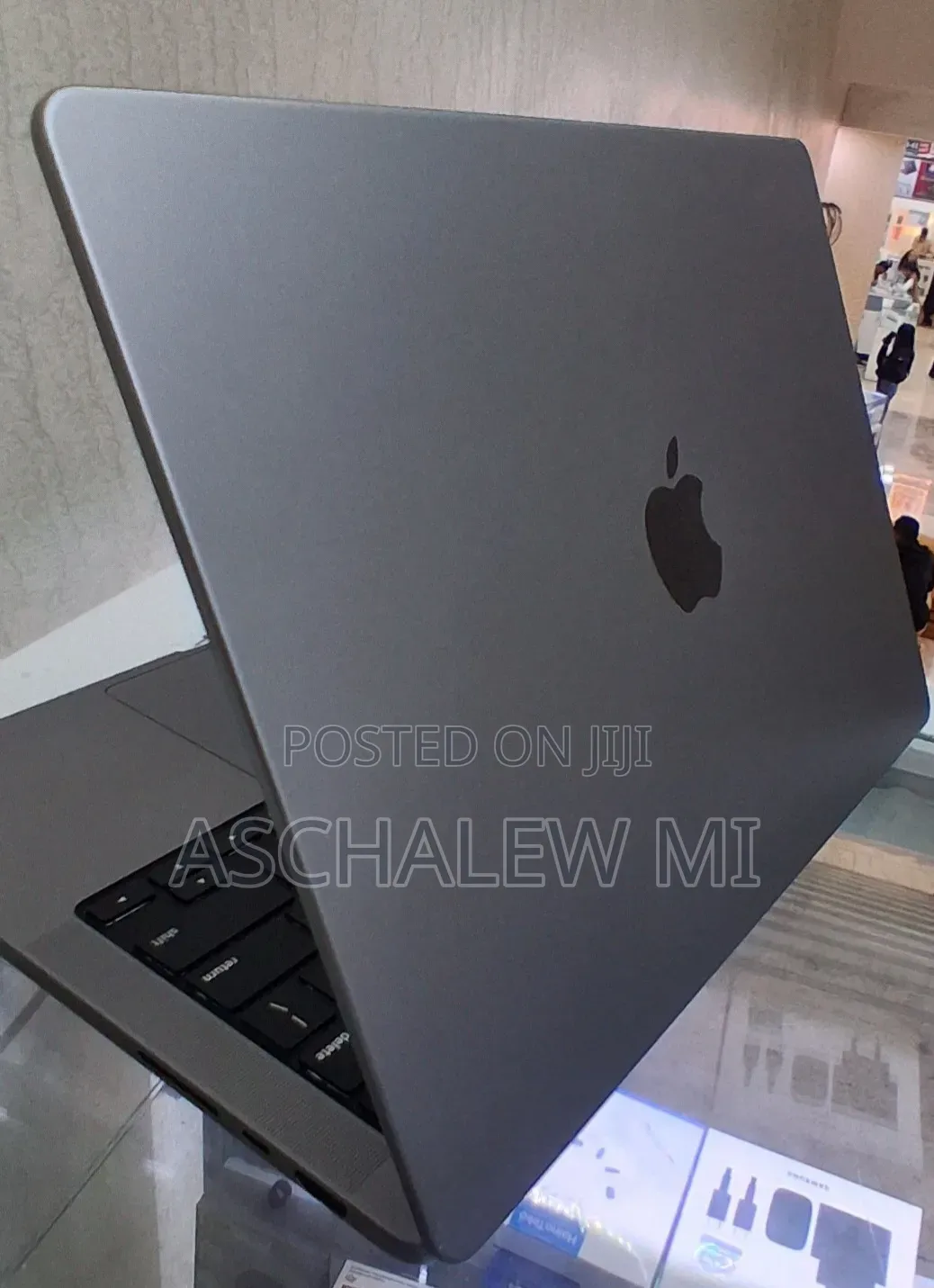 New Laptop Apple MacBook Pro 2021 M1 Max 32GB Apple M1 Pro SSD 512GB