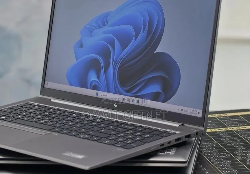 New Laptop HP ZBook Studio G4 16GB Intel Core i5 SSD 512GB