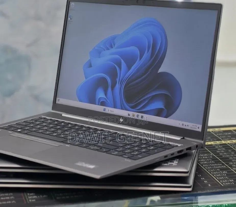 New Laptop HP ZBook Studio G4 16GB Intel Core i5 SSD 512GB
