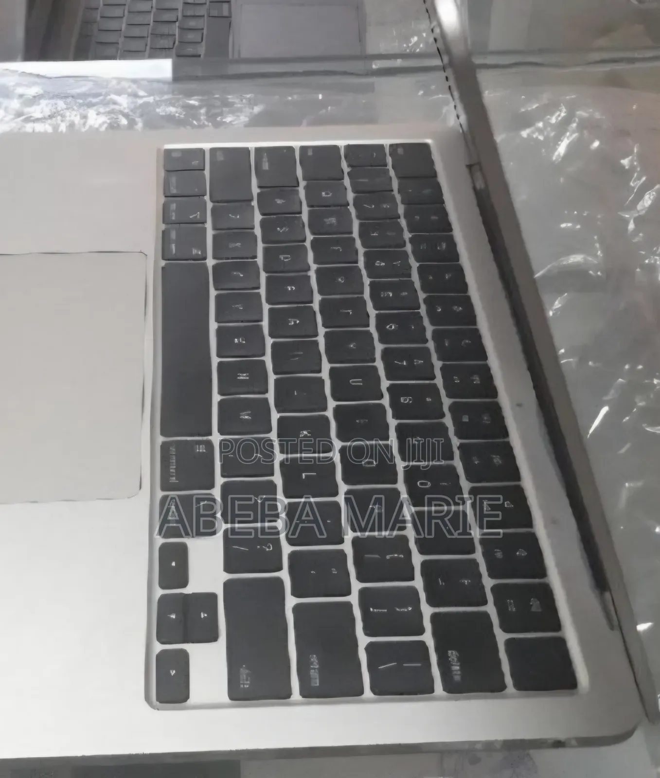 New Laptop Apple MacBook Air 2022 M2 16GB Apple M2 SSD 1T