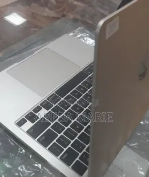 New Laptop Apple MacBook Air 2022 M2 16GB Apple M2 SSD 1T