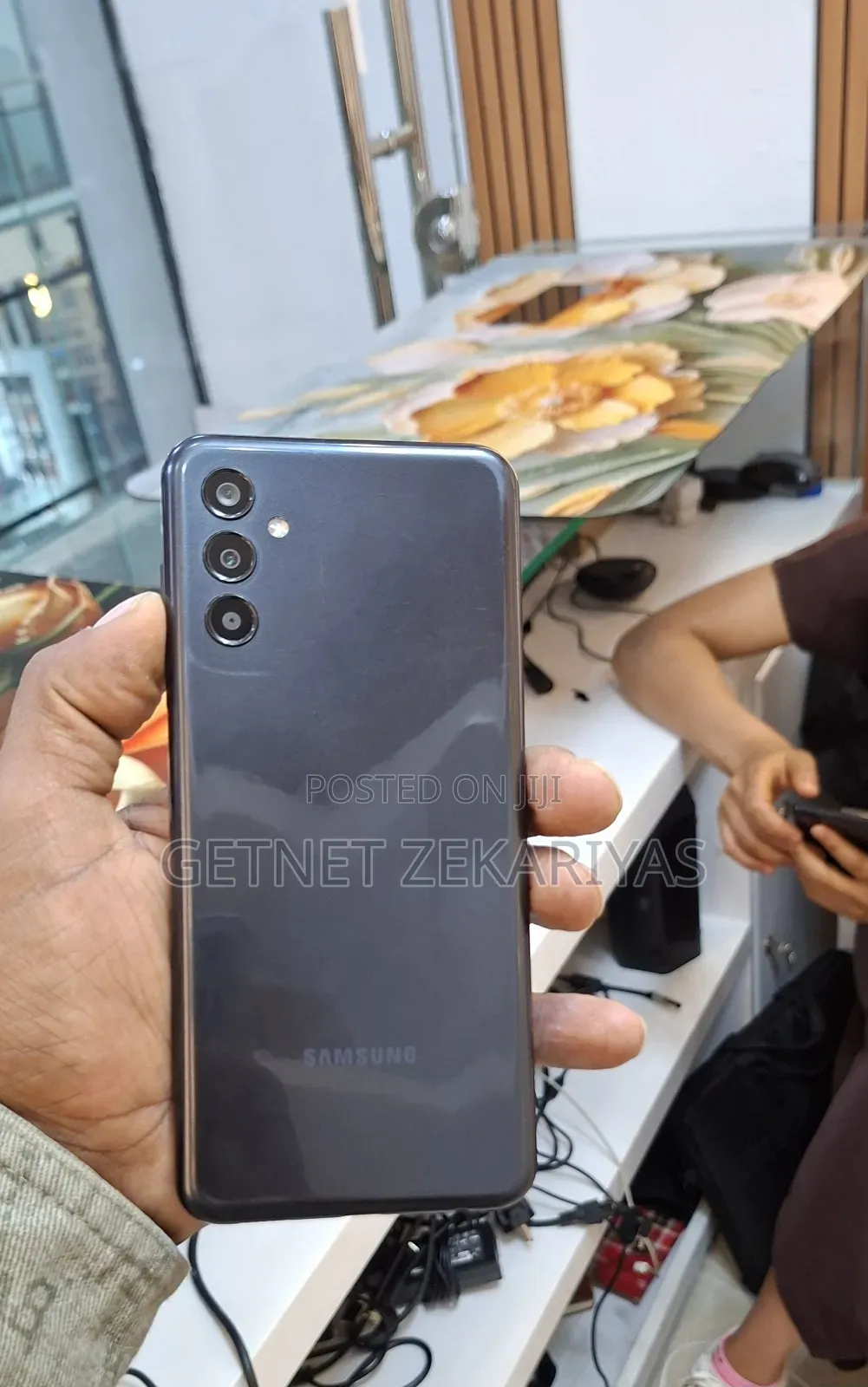New Samsung Galaxy M13 64 GB