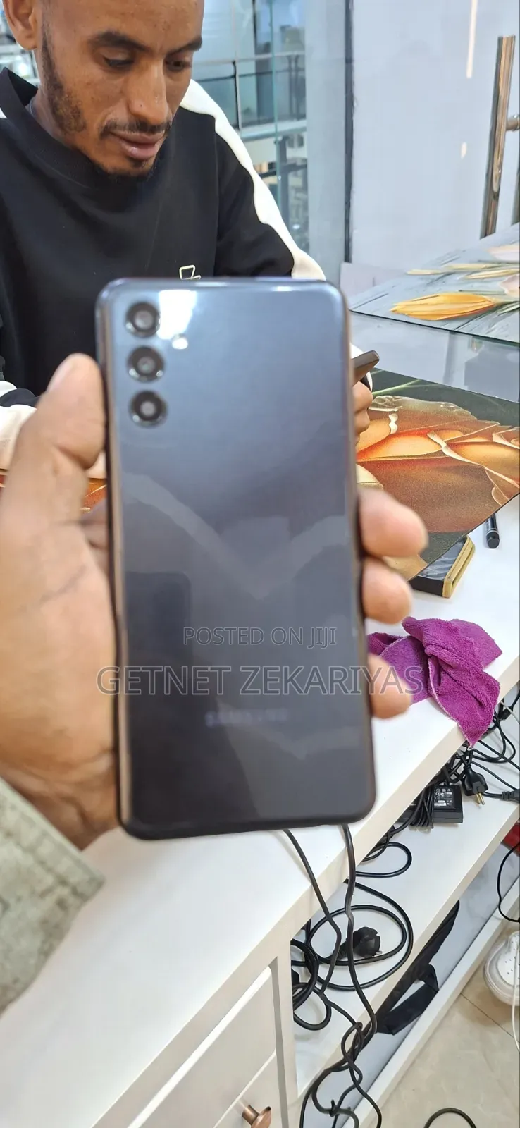 New Samsung Galaxy M13 64 GB