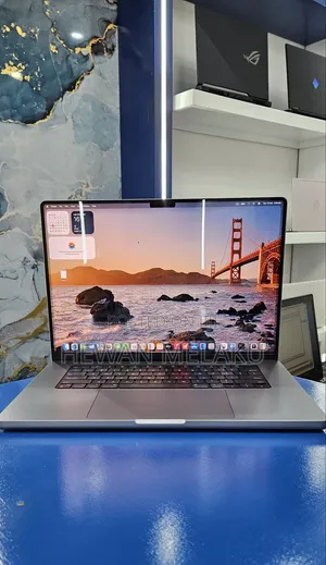 New Laptop Apple MacBook Pro 2023 M3 8GB Apple M3 Pro SSD 512GB