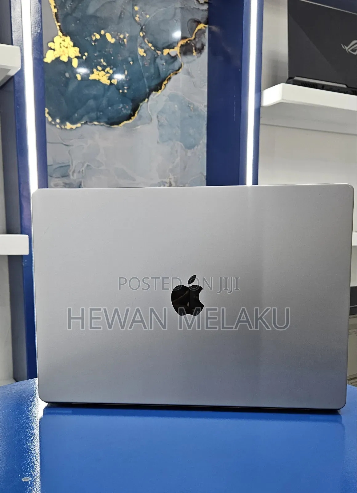 New Laptop Apple MacBook Pro 2023 M3 8GB Apple M3 Pro SSD 512GB