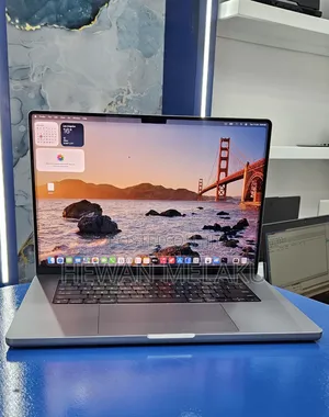 New Laptop Apple MacBook Pro 2023 M3 8GB Apple M3 Pro SSD 512GB