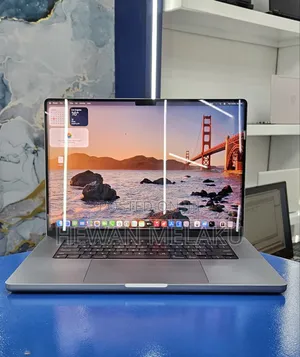 New Laptop Apple MacBook Pro 2023 M3 8GB Apple M3 Pro SSD 512GB