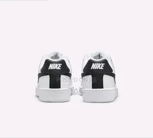 Nike Court Royale White/Black የሞዴል ቁጥር ነጭና ጥቁር ኢንዶኔዥያ
